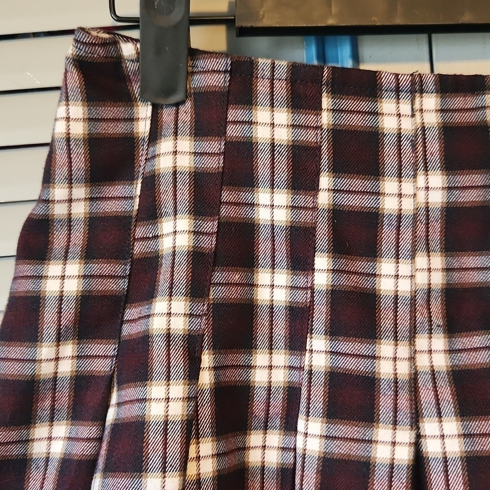 Final Sale Forever 21 Purple and White mini skirt - Picture 3 of 10